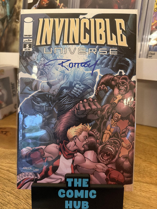 Invincible Universe #5 W/COA Signed Ryan Ottley